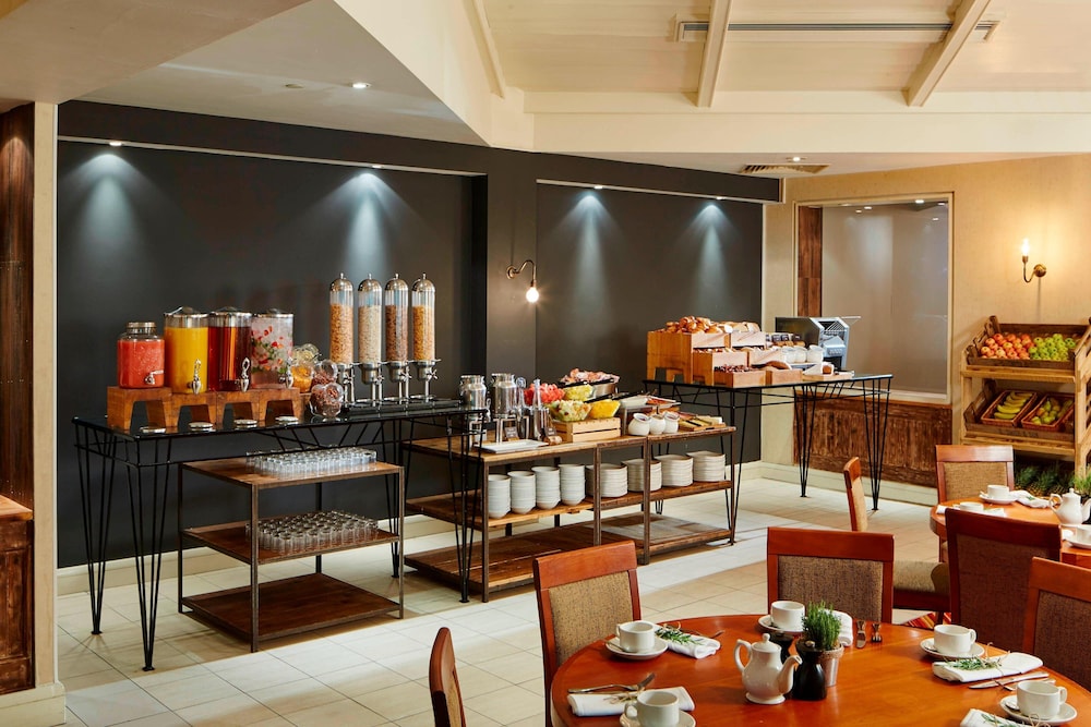 Delta Hotels by Marriott Swindon 24/33