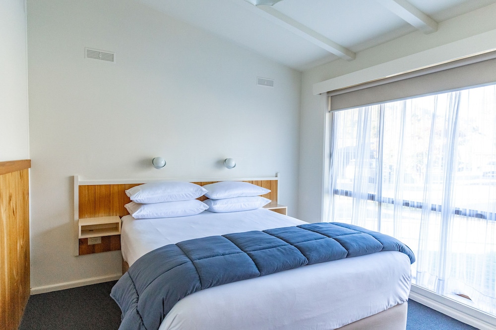 NRMA Halls Gap Holiday Park 10/50