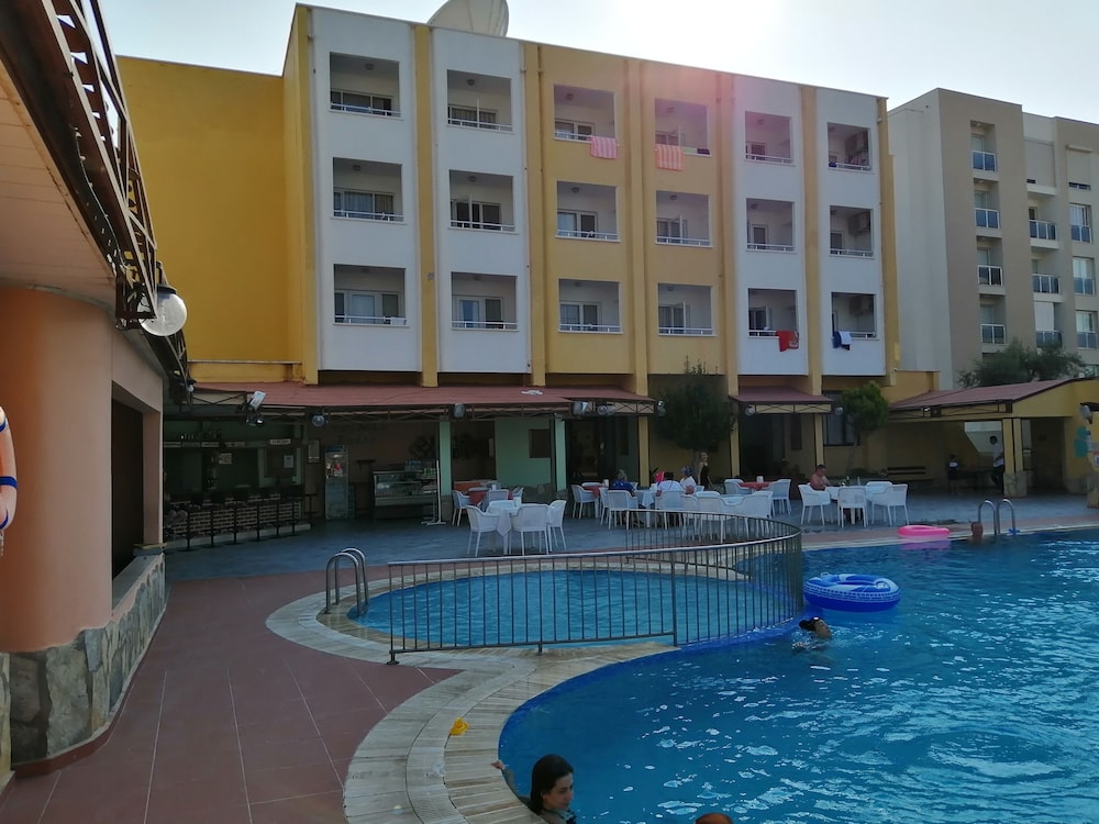 OYA APARTMENTS 5/50