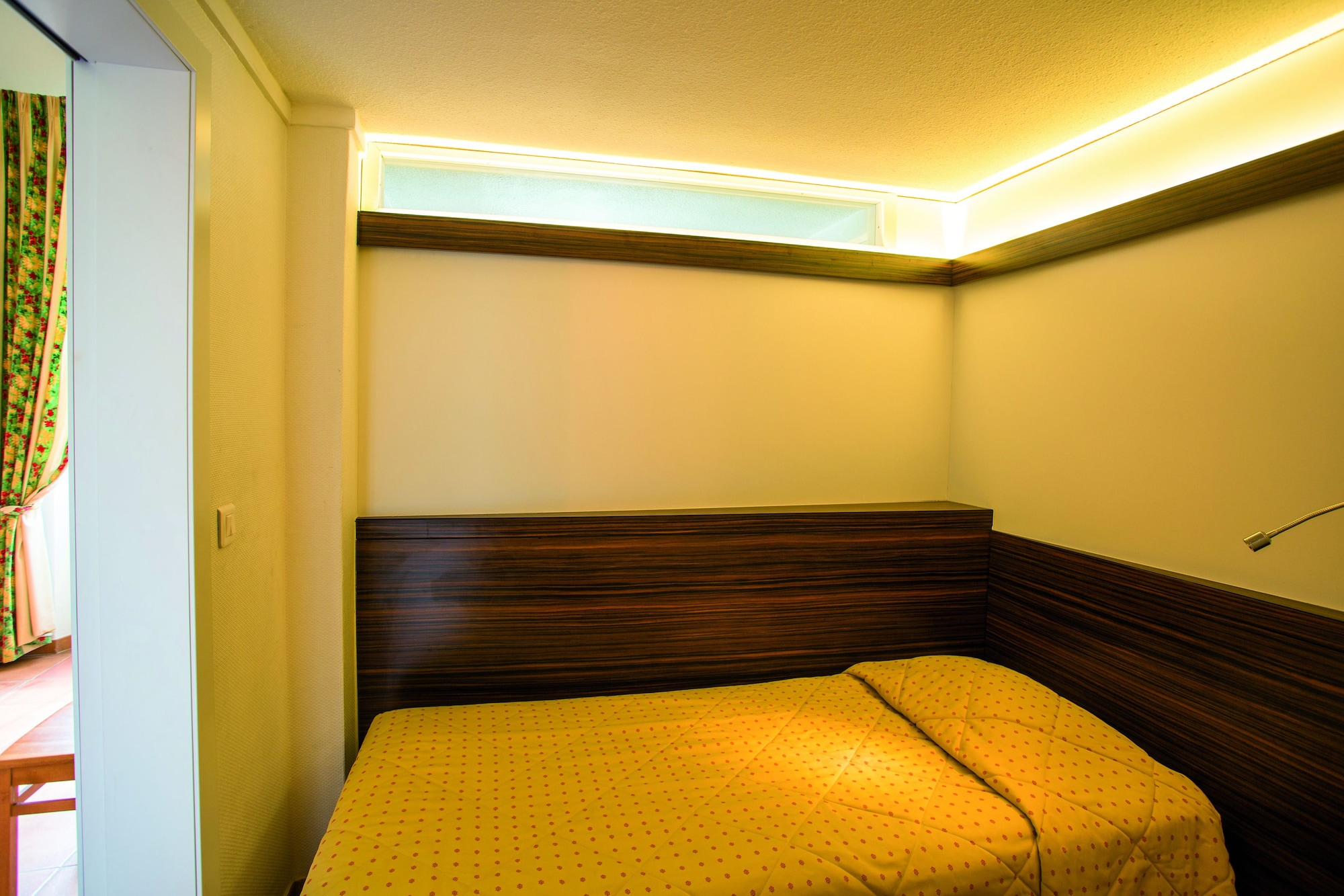 Studio, Single, Single Bed, Garden Area