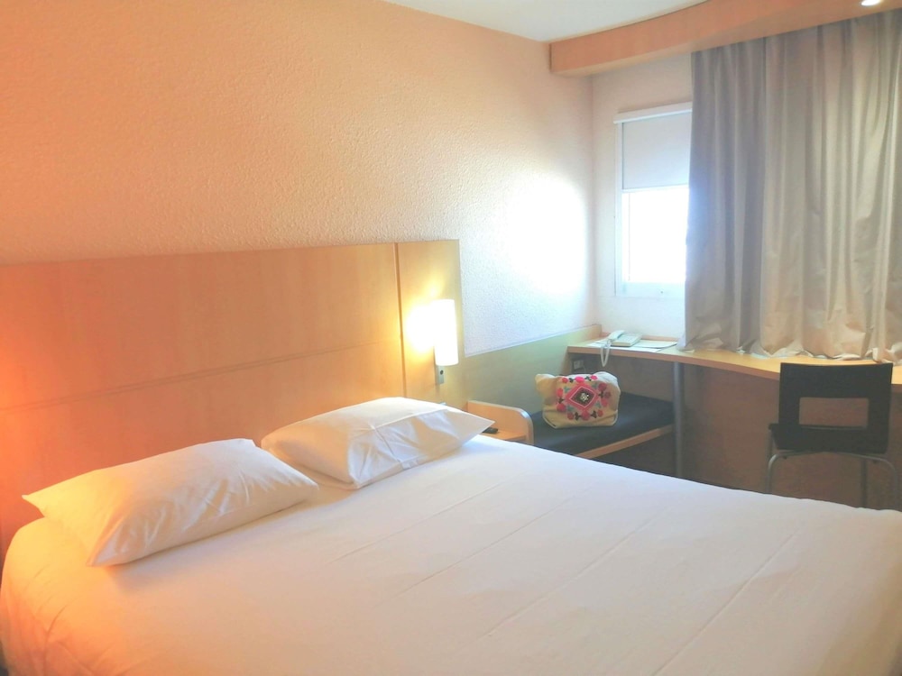 Ibis Poitiers Sud 19/67