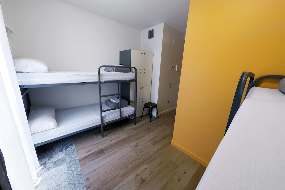 Meeting Point Hostels 26/34