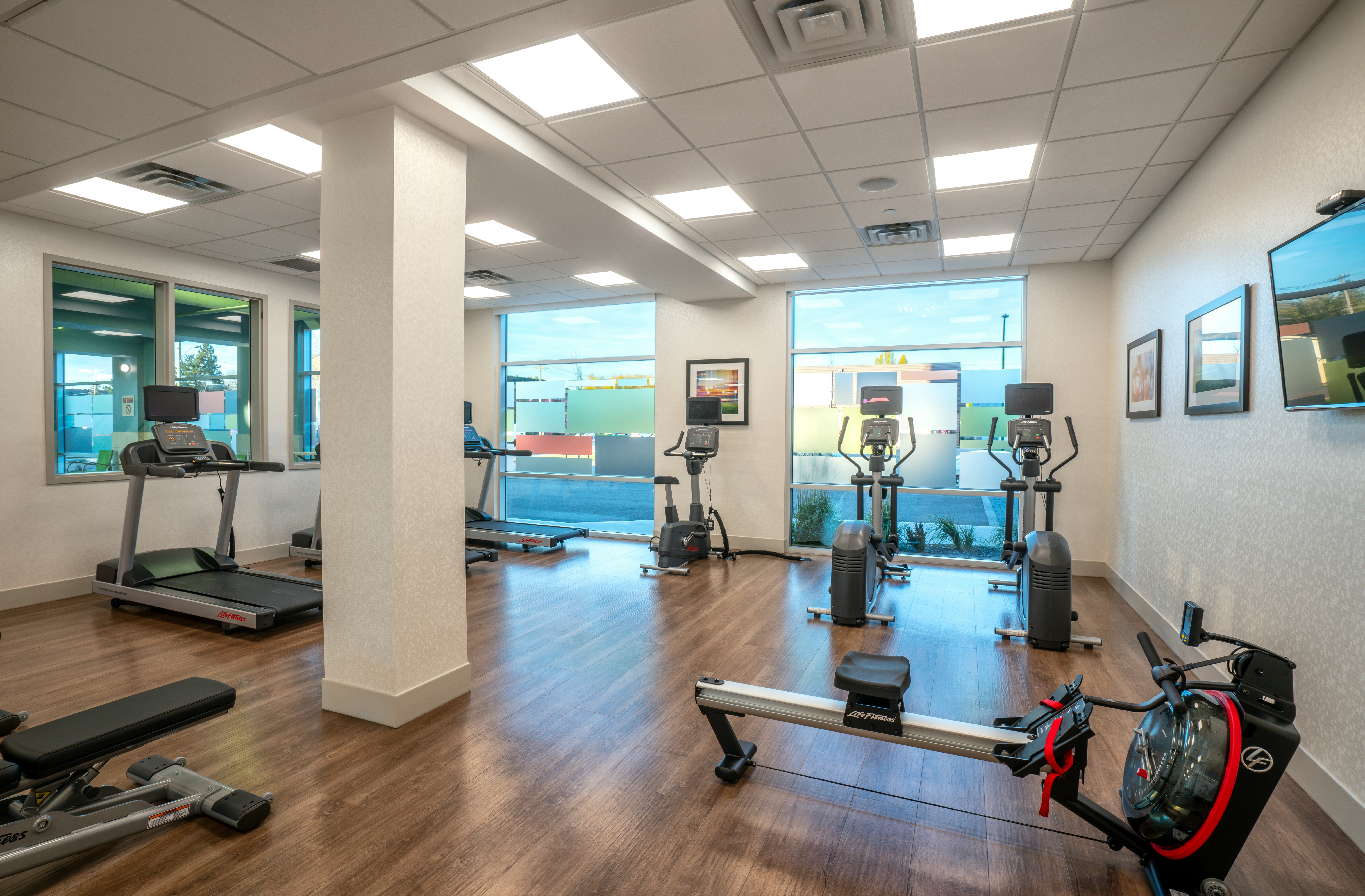 Holiday Inn Express And Suites Brandon 46/74