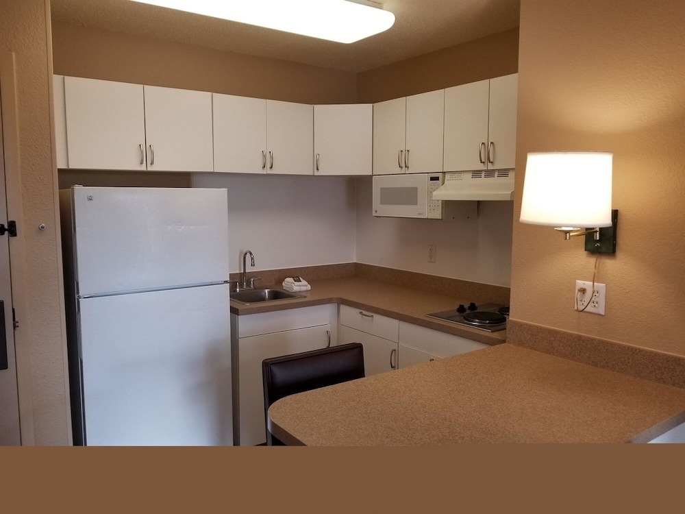 Studio 6 Extended Stay Milwaukee Brookfield WI 70/70