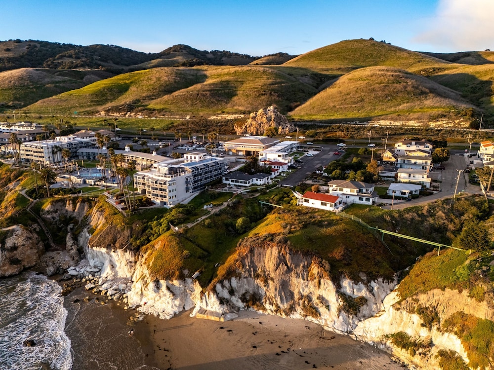 Tides Oceanview Inn & Cottages 46/50