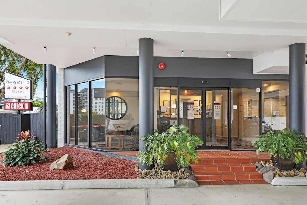 KINGSFORD SMITH MOTEL 3/44