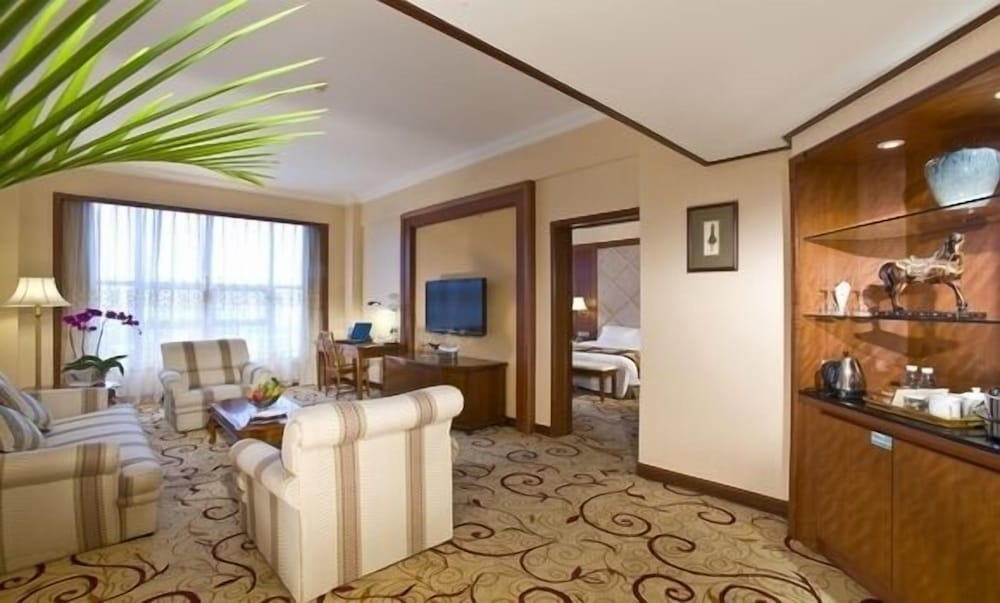 Gladden Hotel Fenggang 15/22