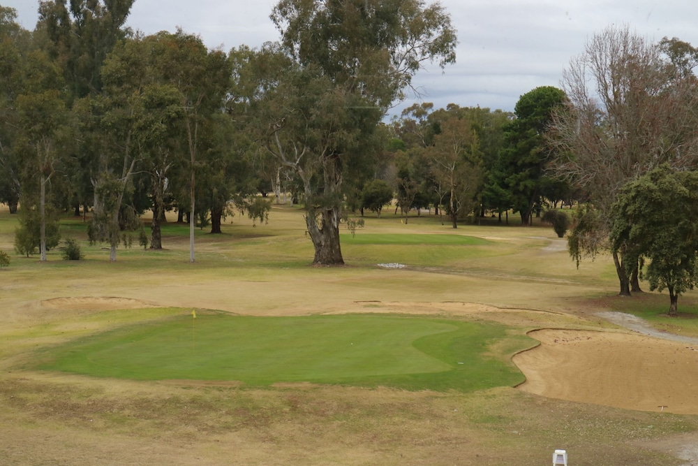 Corowa Golf Club Motel 24/32