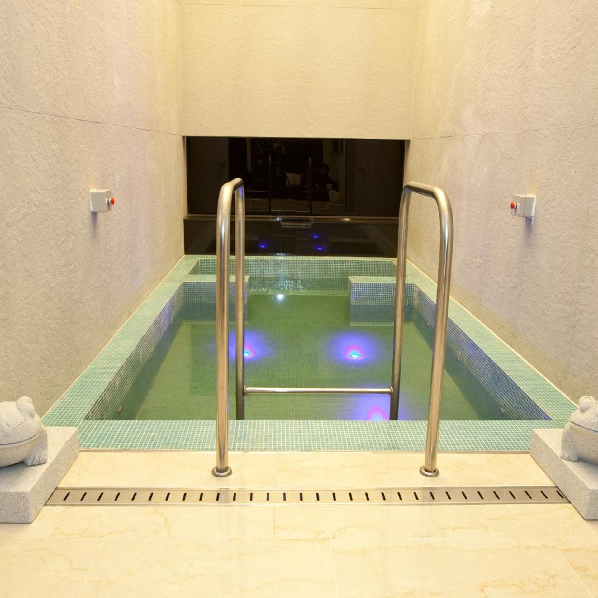 Yuwon Hotel 39/57