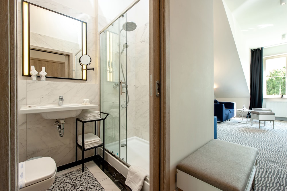 1 BEDROOM, DELUXE, APARTMENT