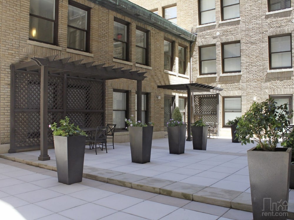Global Luxury Suites At The White House 3/45