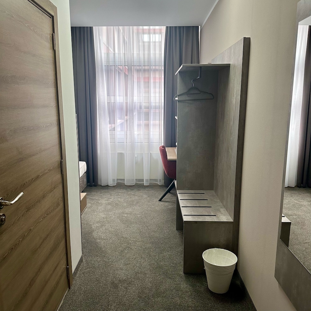 C and N Hotel an der Messe Munchen 25/50