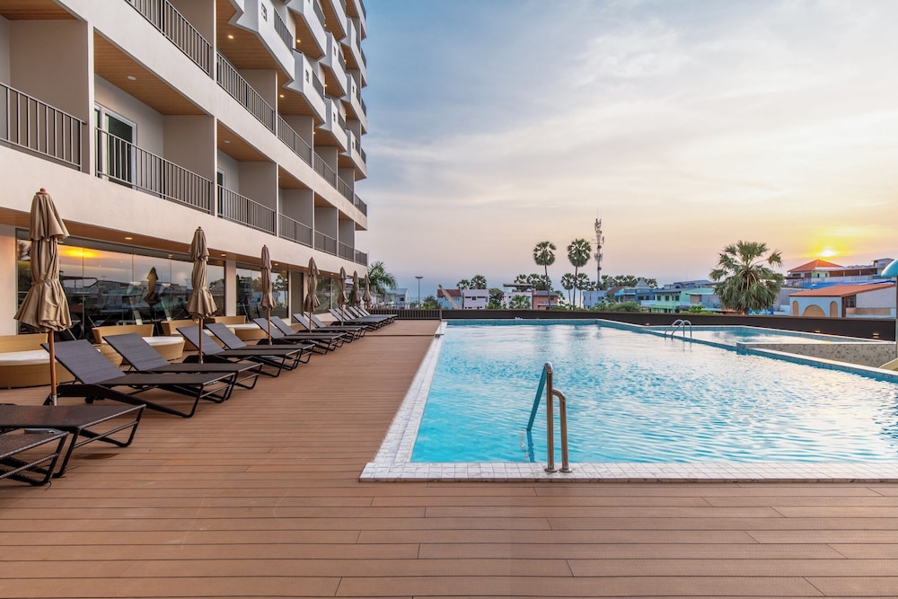 Jomtien Thani Hotel 60/62