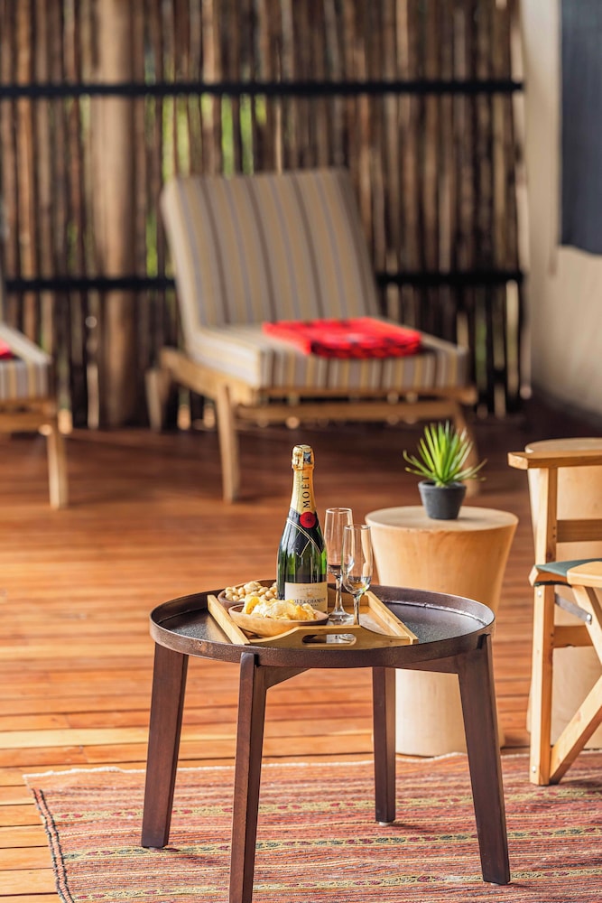 ROYAL MARA SAFARI LODGE 16/33