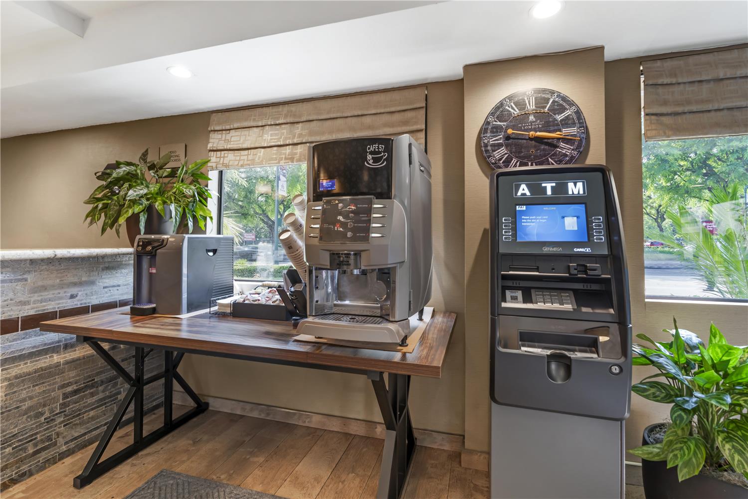 Best Western Plus Anaheim Inn 55/59