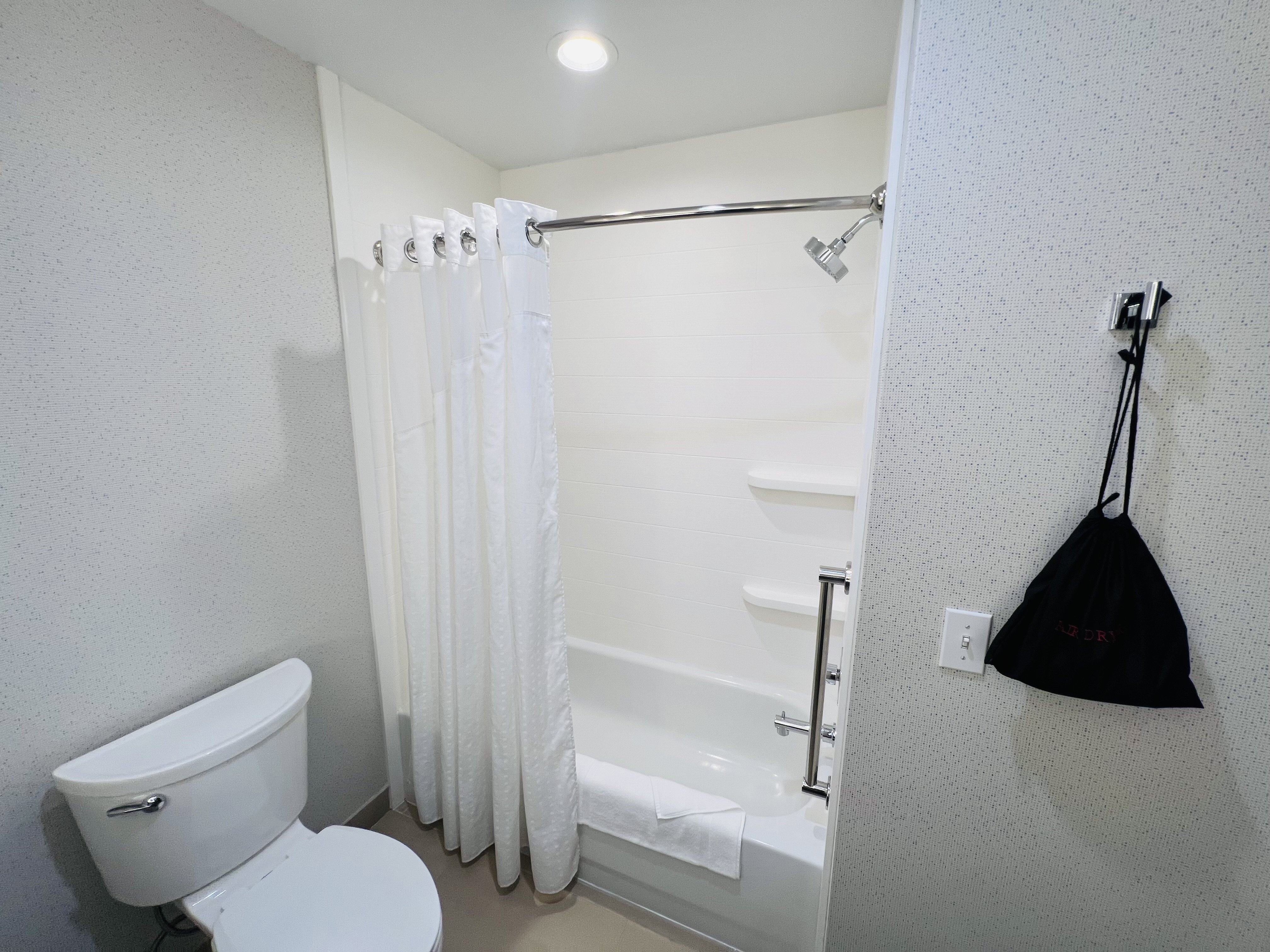 Holiday Inn Express Hotel Suites Salinas 68/69