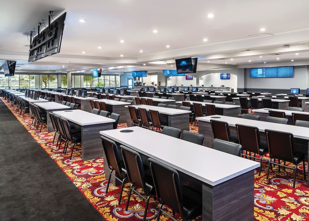 Edgewater Hotel Casino 45/58