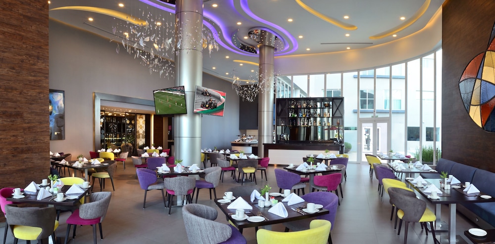 HS HOTSSON Hotel Smart Leon Centro Max (ex Wyndham Garden Leon Centro Max) 34/48