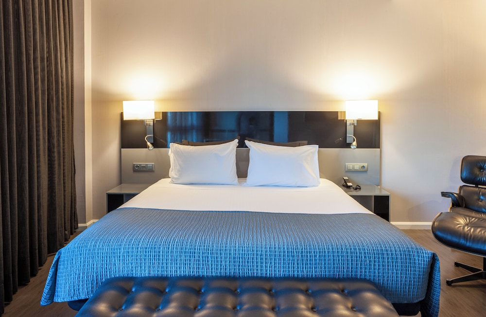 1 BEDROOM, JUNIOR SUITE, STUDIO