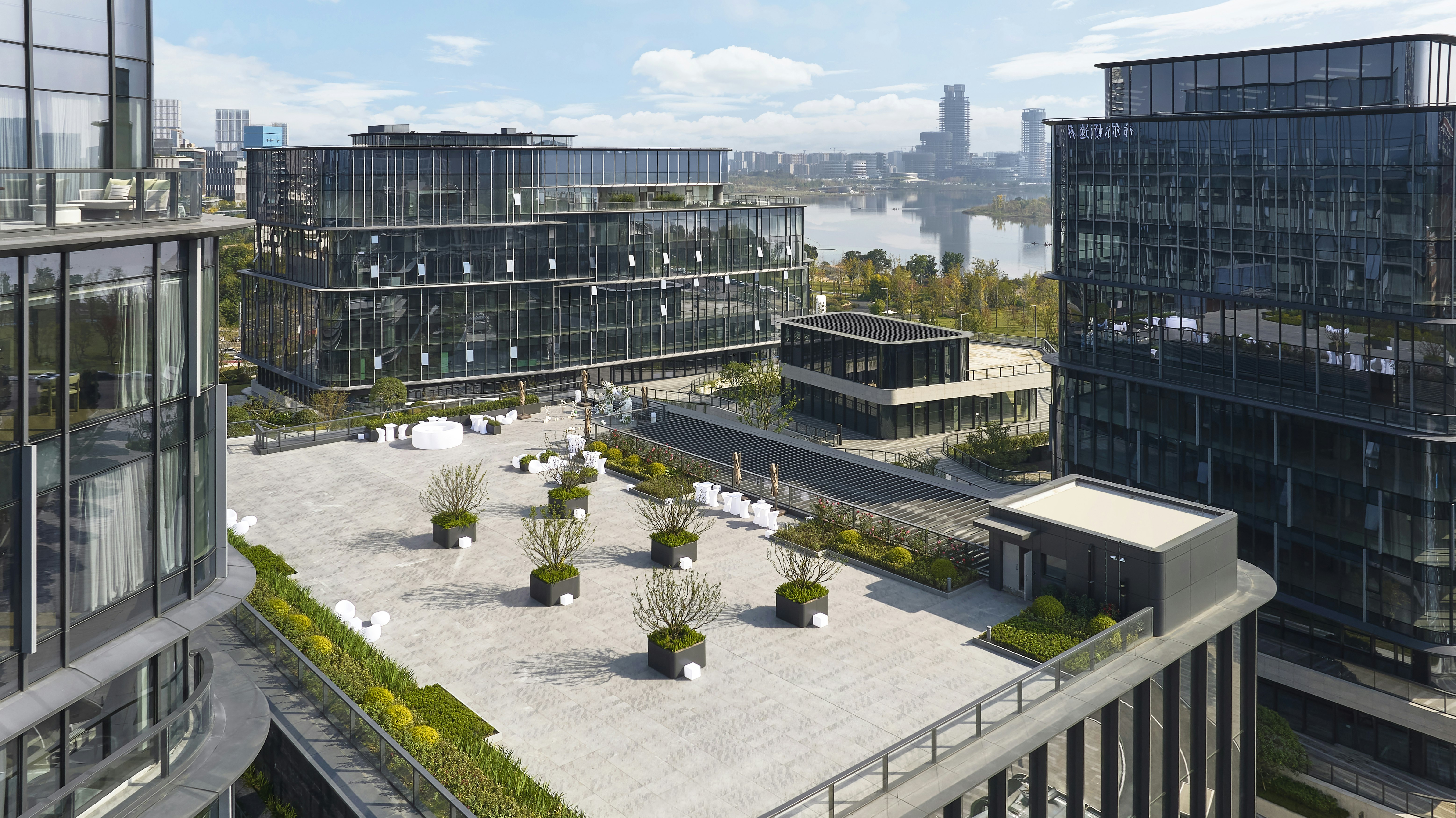 DoubleTree by Hilton Chengdu Xinglong Lake 52/53