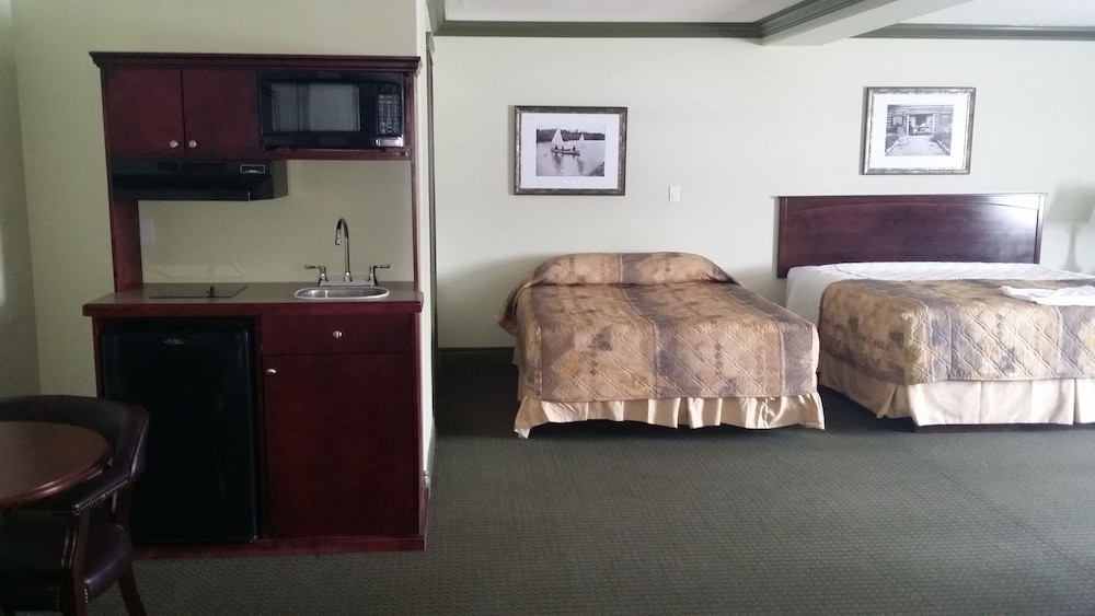 Big Lake Inn 43/51