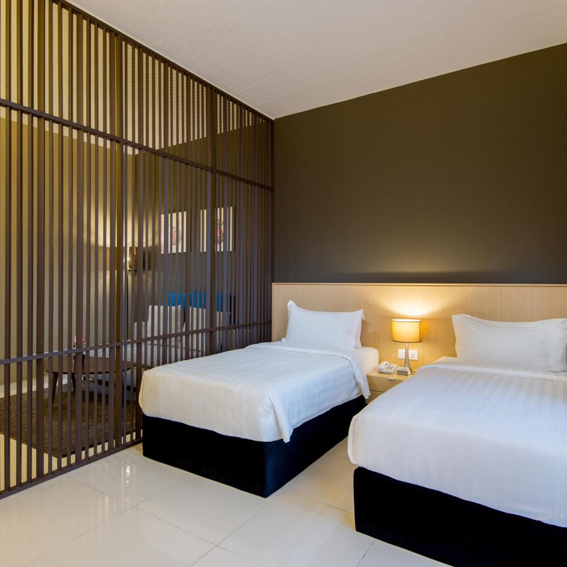 Executive, Twin Beds, Balcony, Bathtub