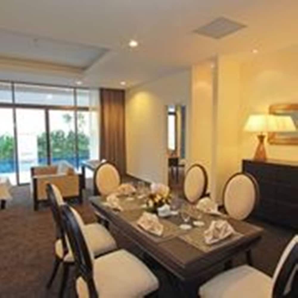 Harmoni One Convention Hotel and Service Apartments 50/65