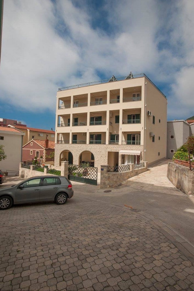Guest House Medin 42/50