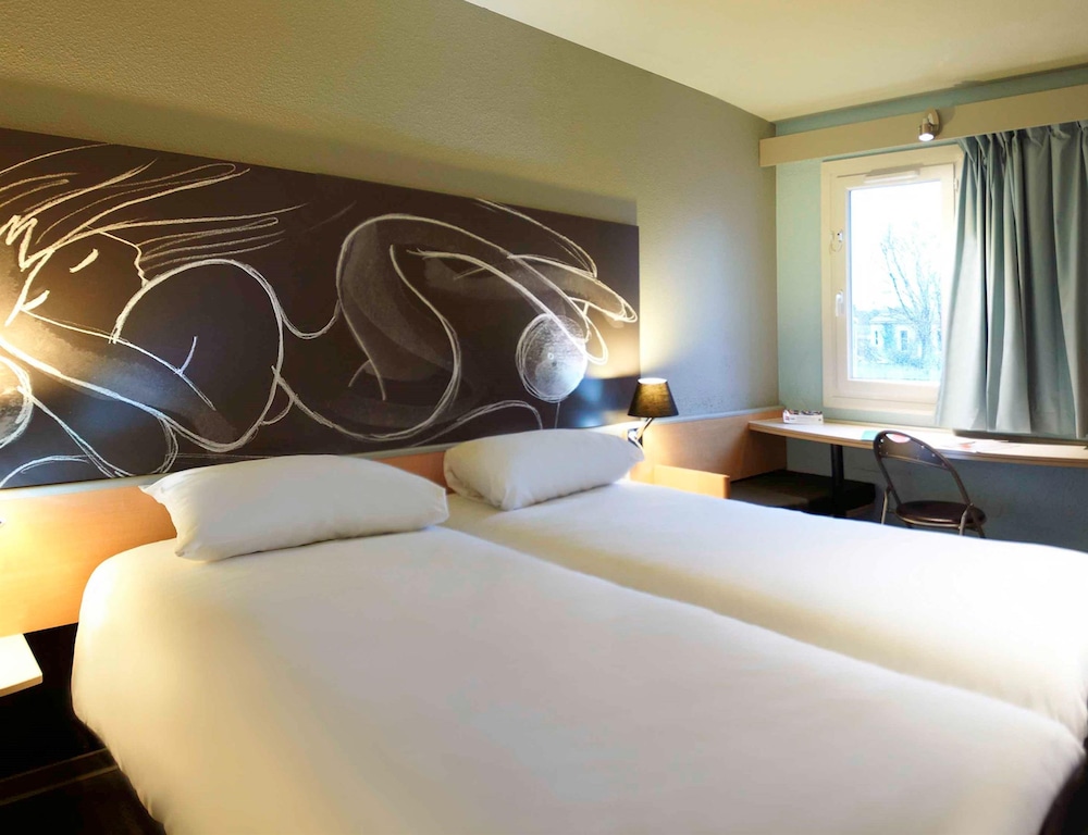 Ibis Bourg En Bresse 11/65