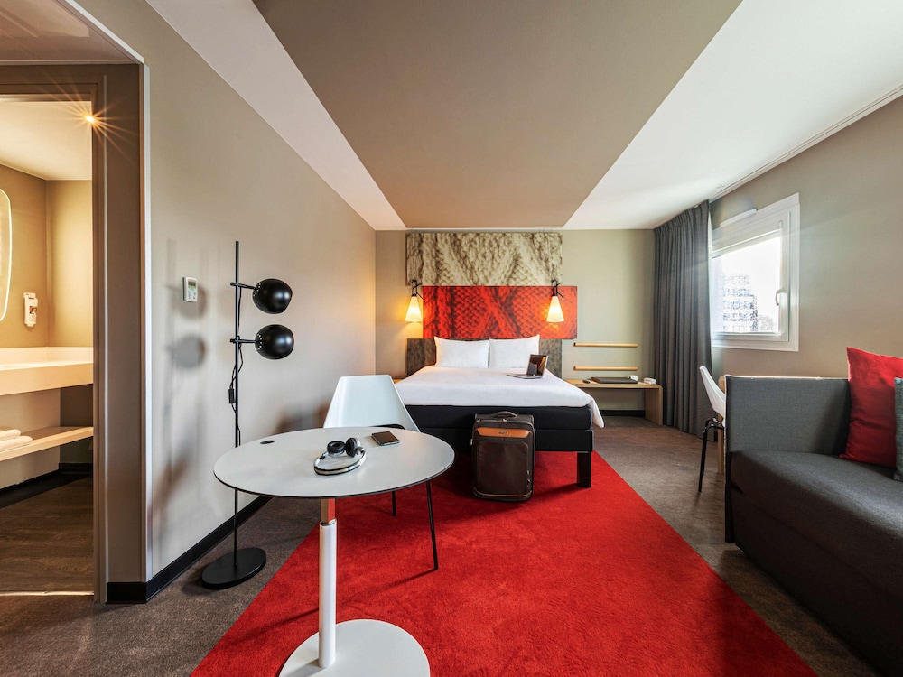 Ibis Nanterre La Defense 45/78