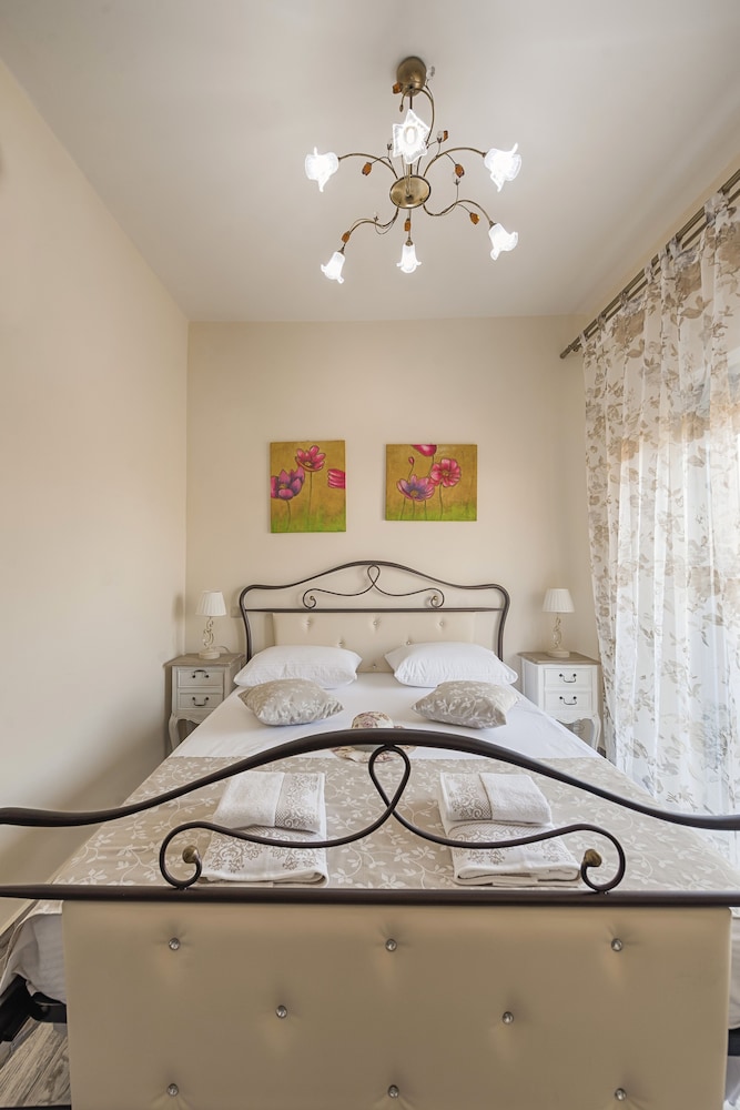 Luxury Retro Villas 8/54