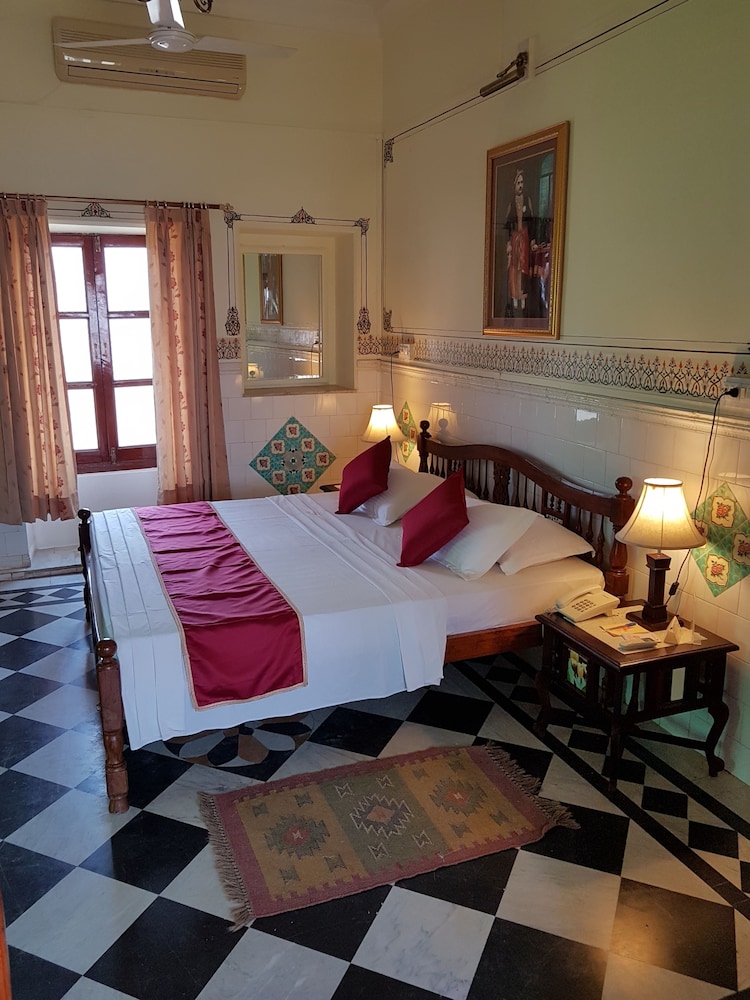 WelcomHeritage MANDIR PALACE 27/63