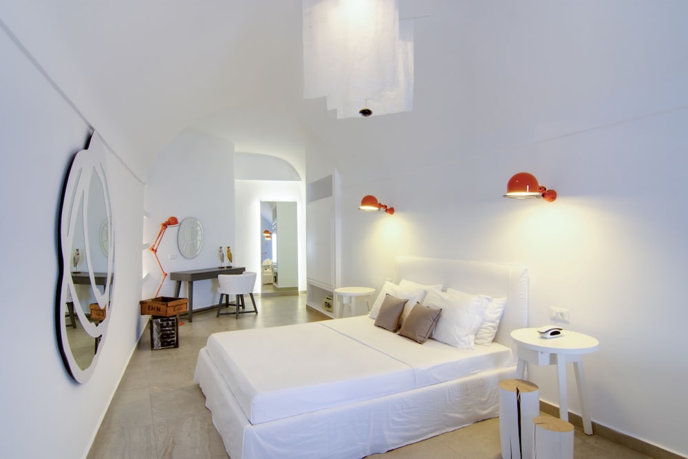 Santorini Secret Suites and Spa - Adults Only 12/50