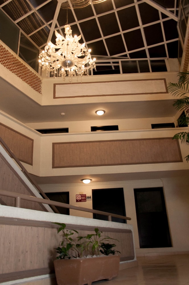 Imperial Hotel 24/26