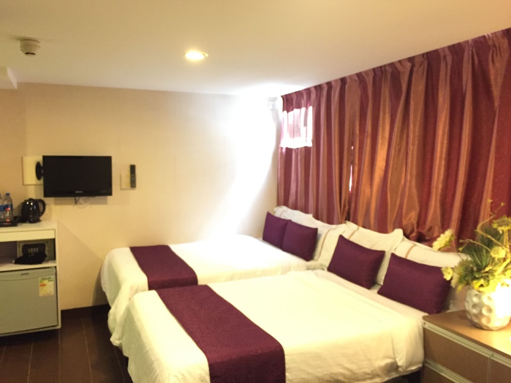 California Hotel 16/50