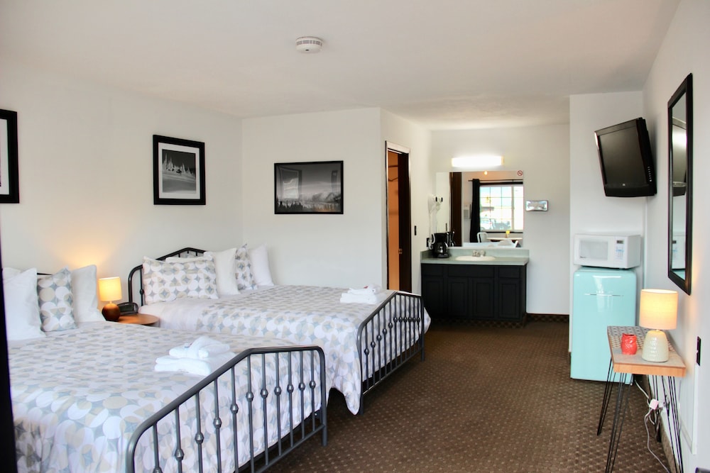 Chalet Motel Whitefish 17/64