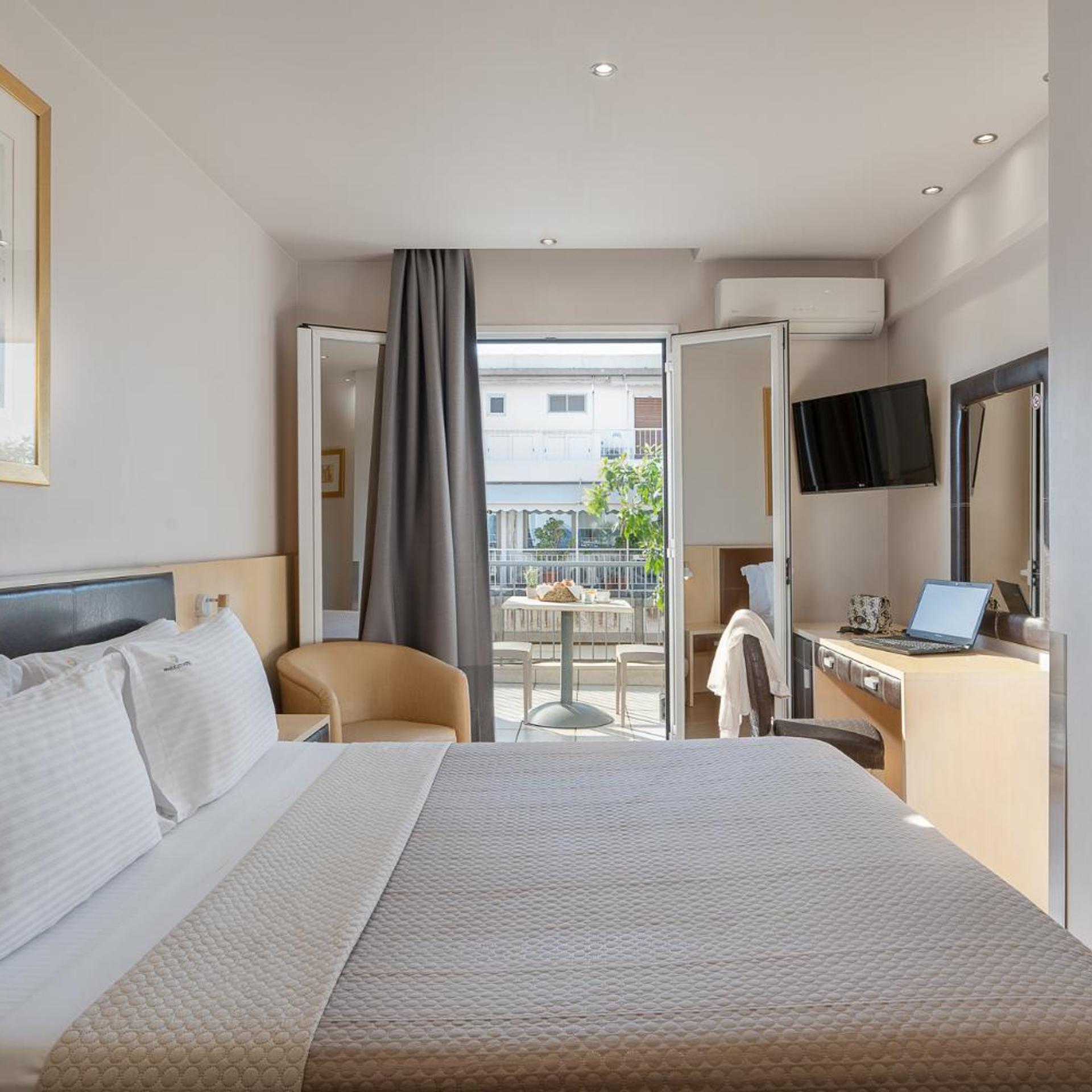 غرفة بسرير مزدوج أو سريرين منفصلين بشرفة، Piraeus City Hotel 2/10