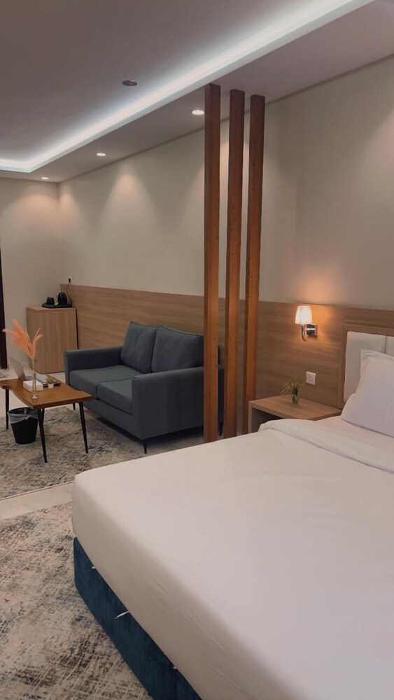 Holiday Plus Mishrifah Apartments 17/36