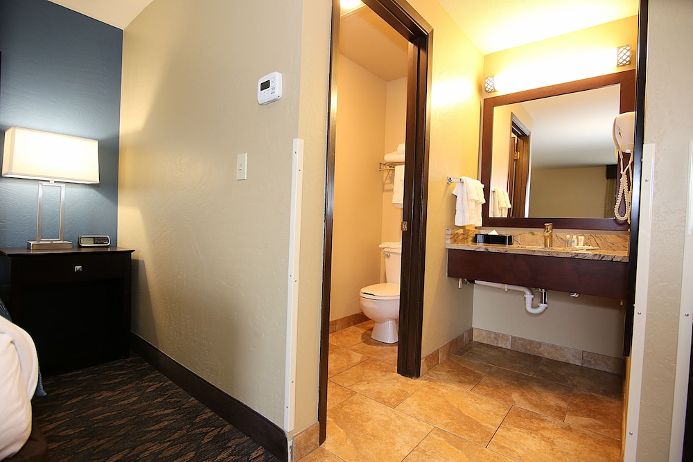 Comfort Inn & Suites Ashland, OR 38/40