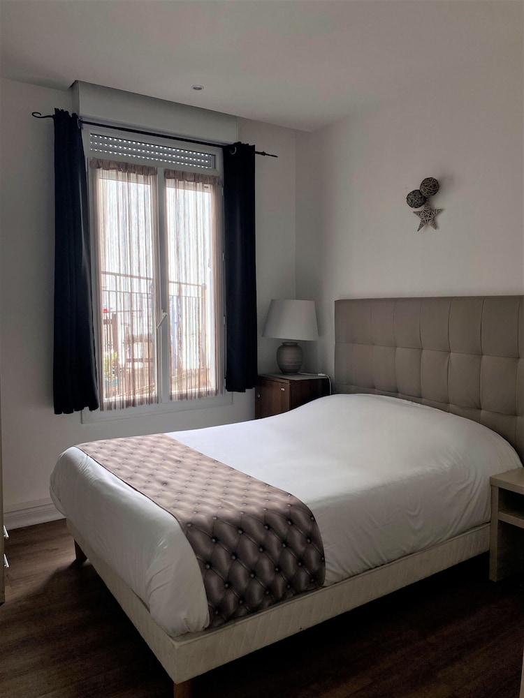 Hotel Lutetia 4/40