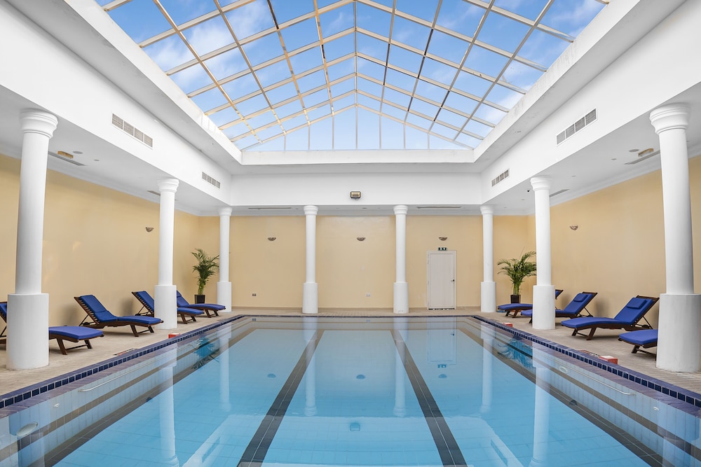 swimming pool spa