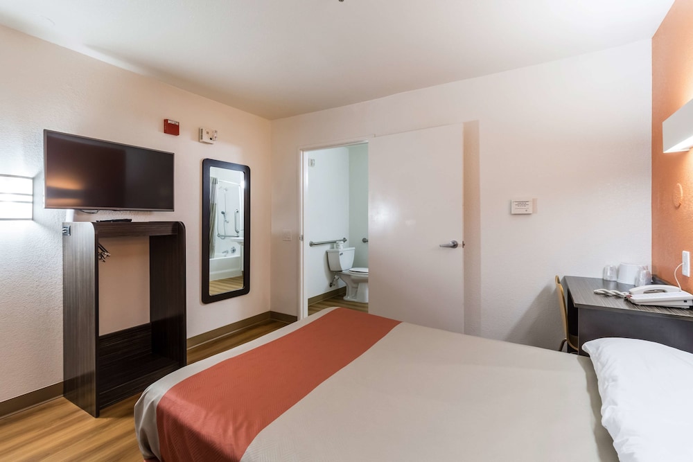 Motel6 Kirkland, WA - North Kirkland 39/58