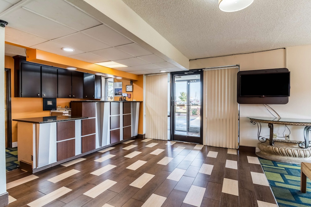 Motel6 Kenly, NC 30/41