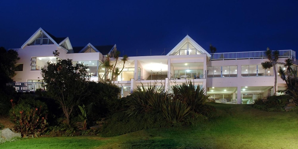 The Pink Lodge On The Beach 2/40