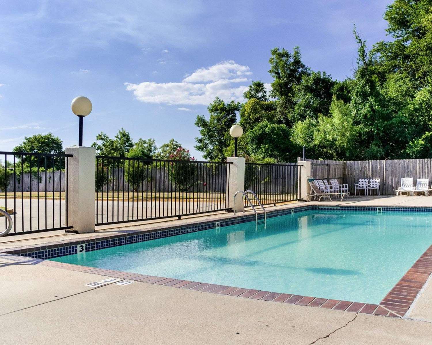 Econo Lodge Greenville MS 9/16
