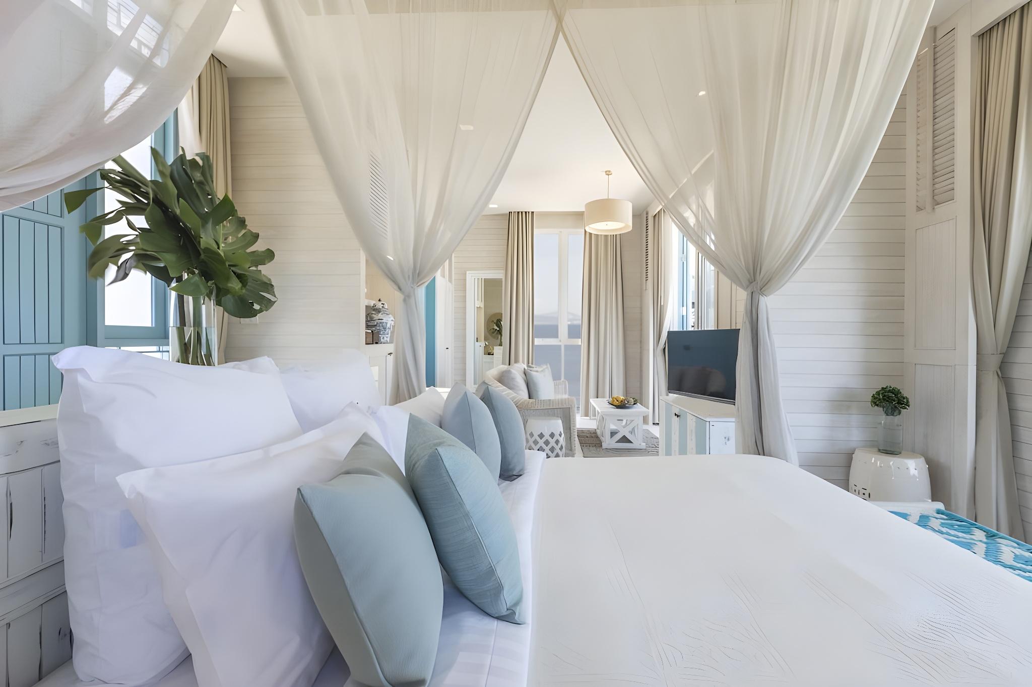 Pool, Villa, King Bed