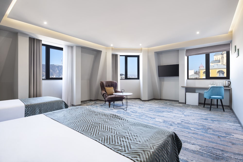 Hotel Address 9D 35/54