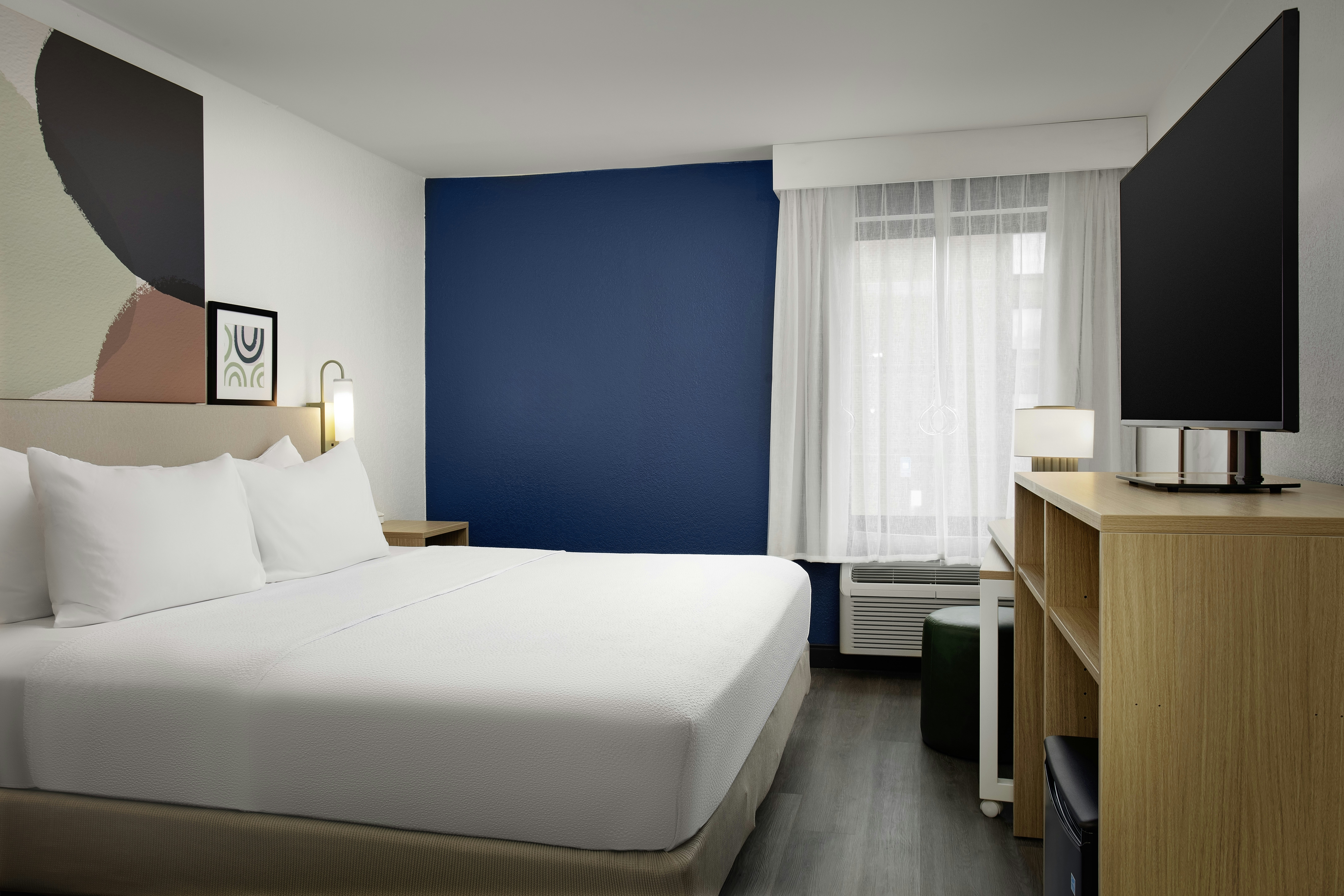 ROOM, KING BED, ACCESSIBLE