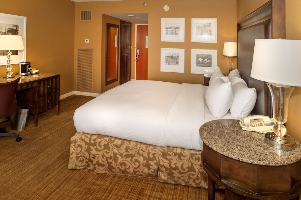 Hilton St. Louis Airport 24/58