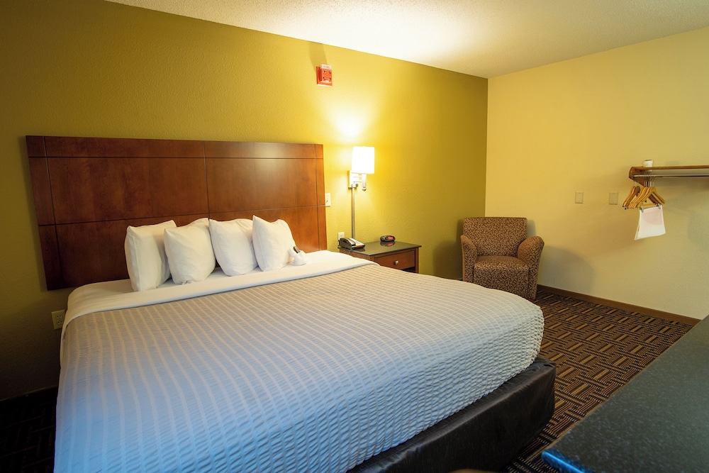Coratel Inn & Suites by Jasper River Falls 28/60